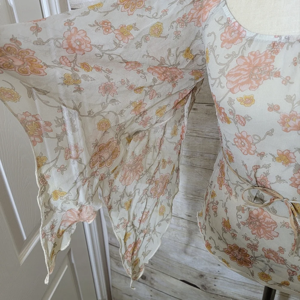 Blouse - Picture 2 of 7